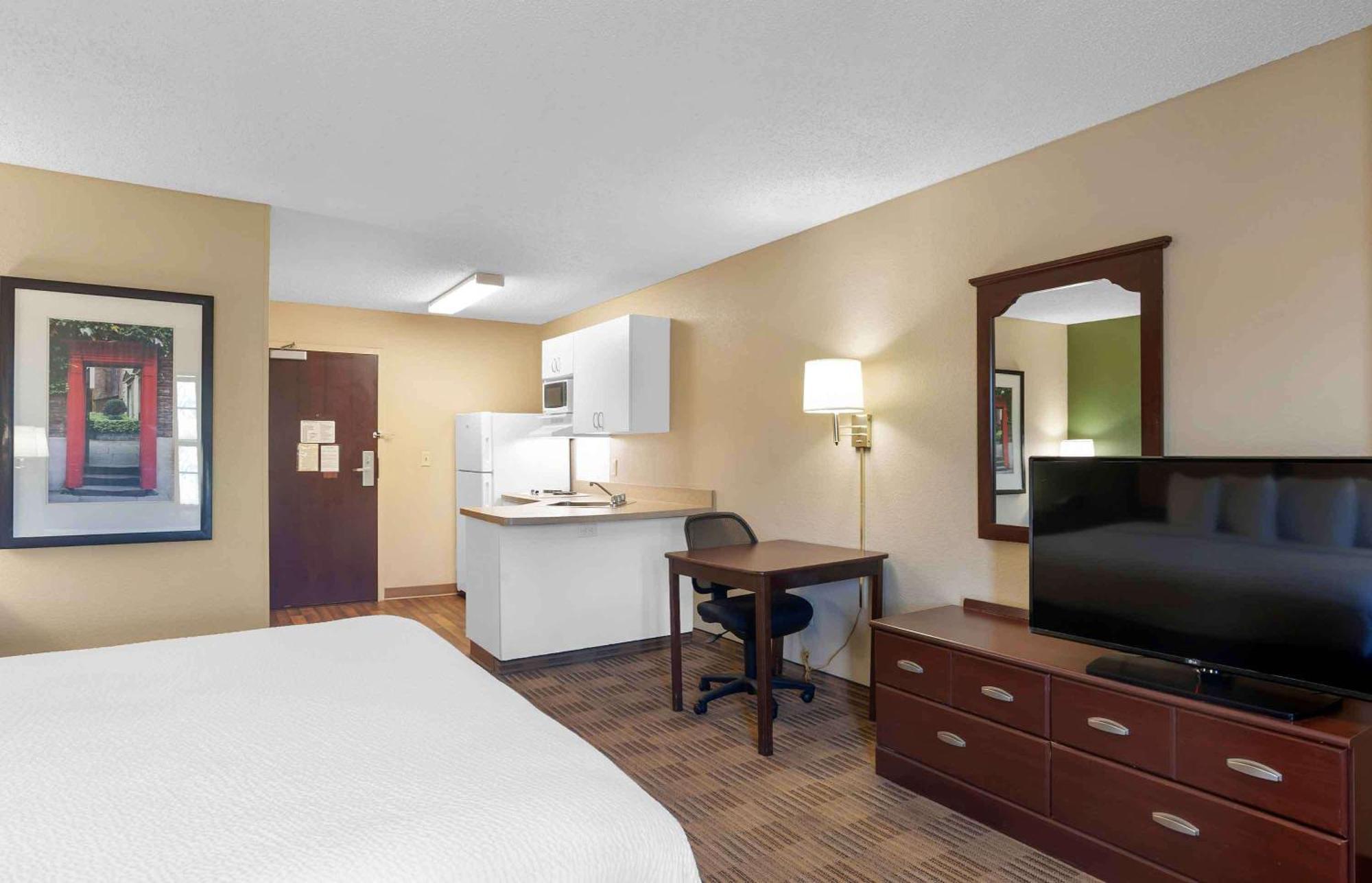 Extended America - - Urbana Hotel Champaign