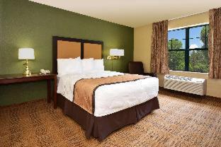Extended America - - Urbana Hotel