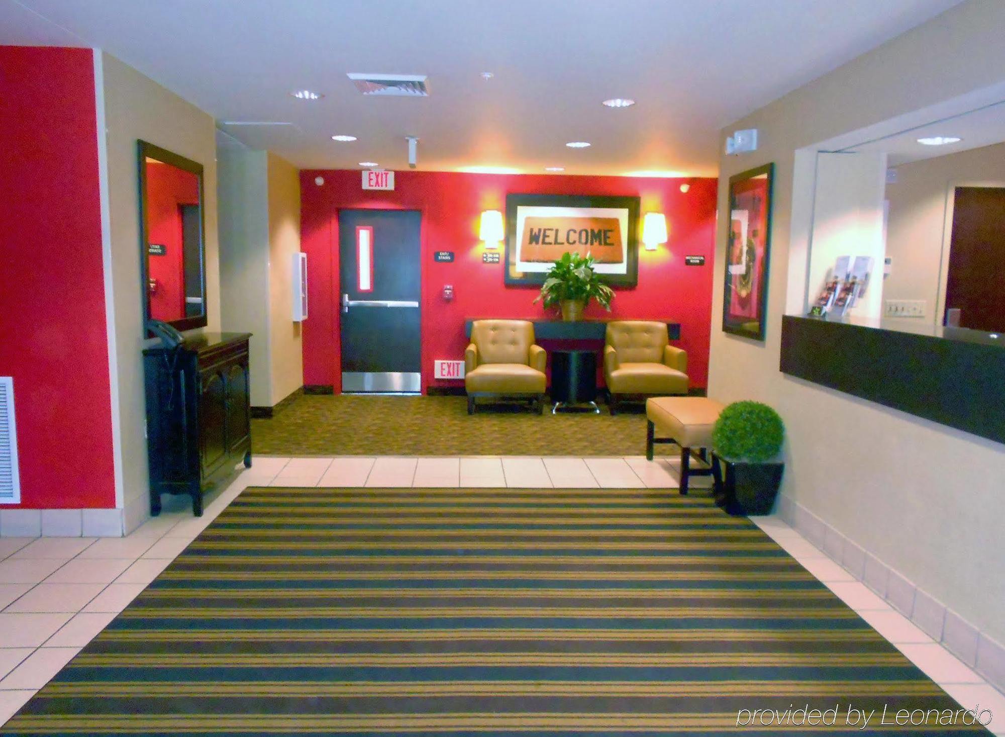 Extended America - - Urbana Hotel