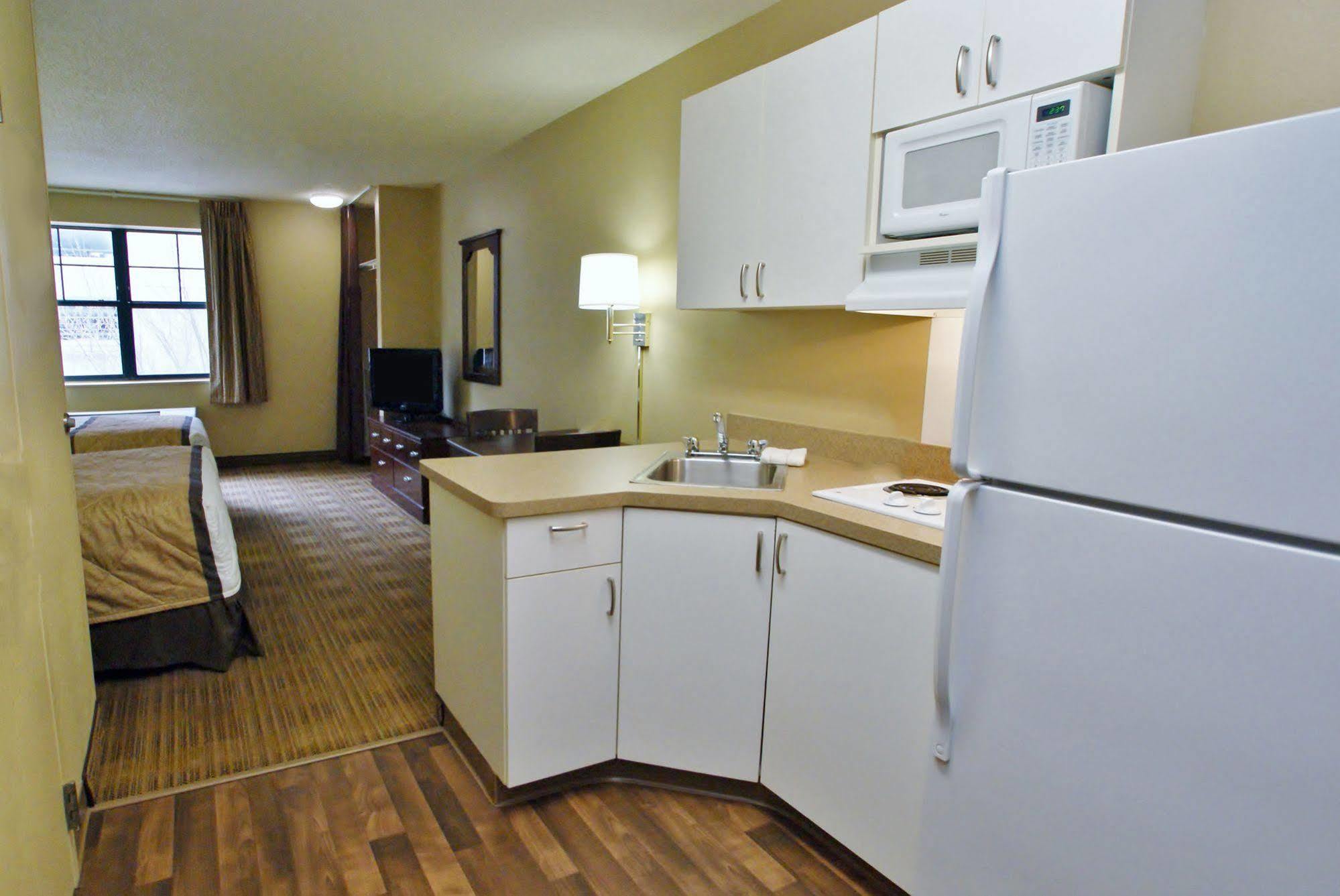 Hotel Extended America - - Urbana Champaign
