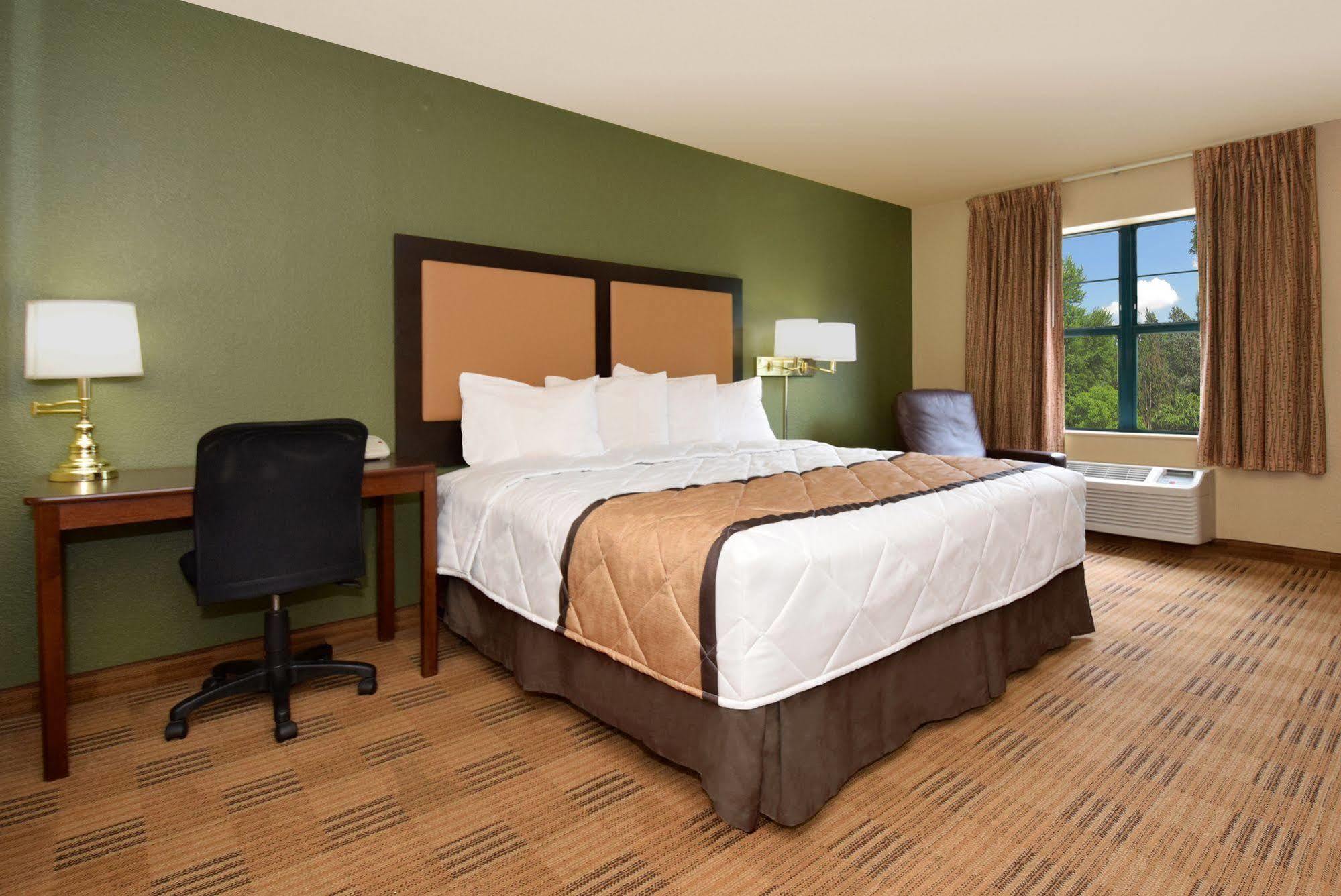 Hotel Extended America - - Urbana Champaign